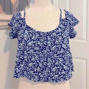 Airy soft crop top